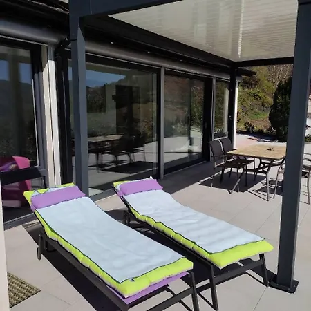 Lozen Avec Piscine Privee Interieure *