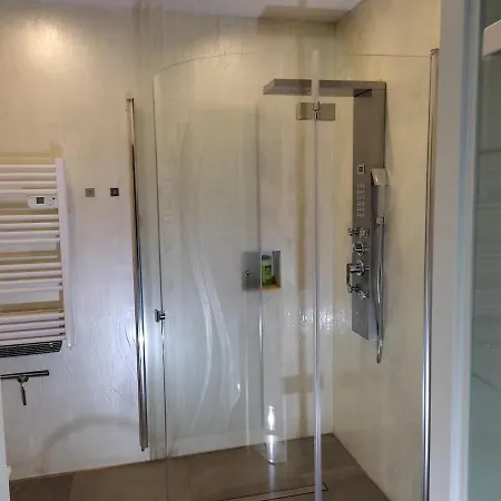 アパート Lozen Avec Piscine Privee Interieure *