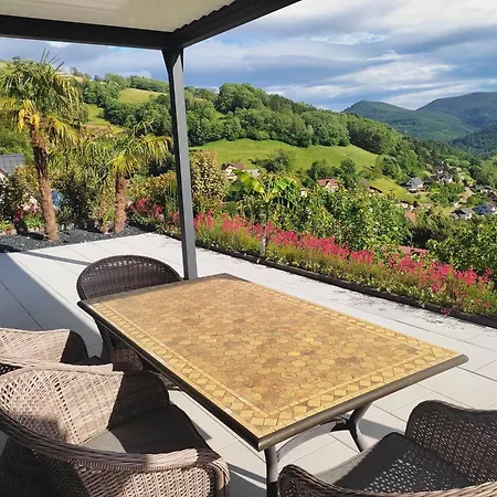 アパート Lozen Avec Piscine Privee Interieure *