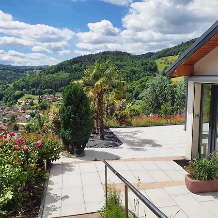 Lozen Avec Piscine Privee Interieure アパート *